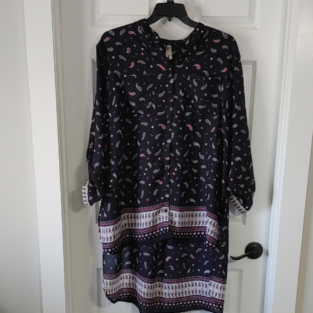 Hi-Low Sheer Blouse Women's 3XL Navy with Paisley Accents Pull Over Dressy Plus - Picture 3 of 8